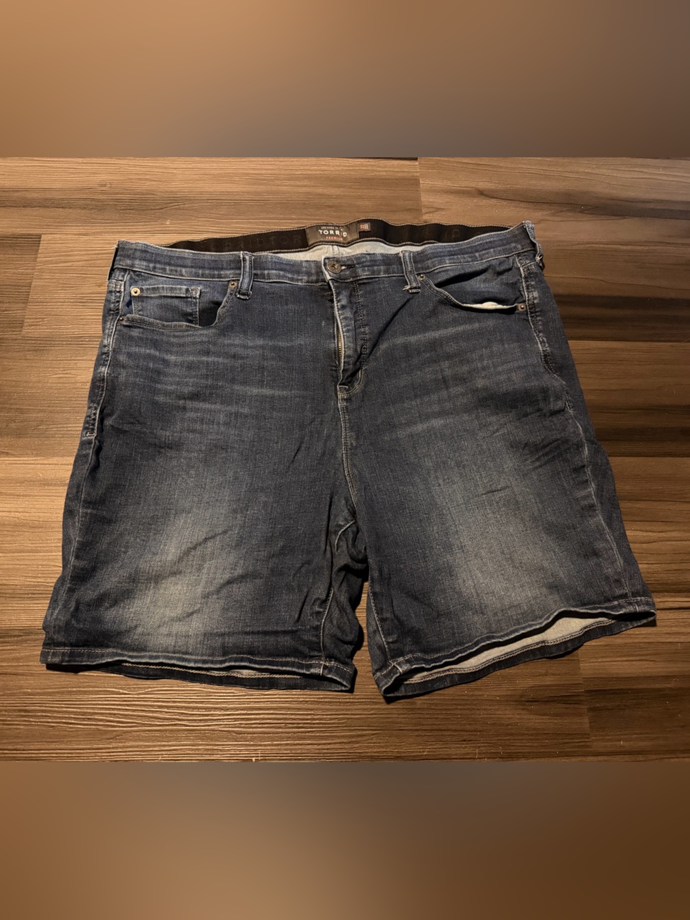 Torrid size 22 stretch denim jean shorts women’s plus size